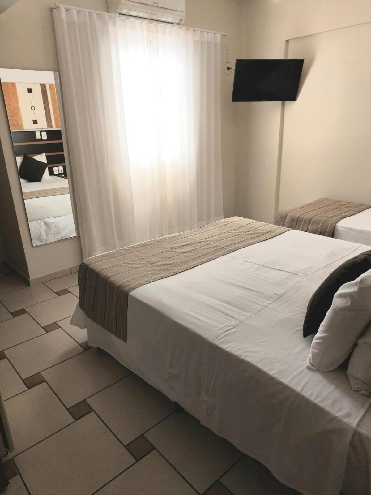 Hotel Ferraz Pouso Alegre Eksteriør bilde