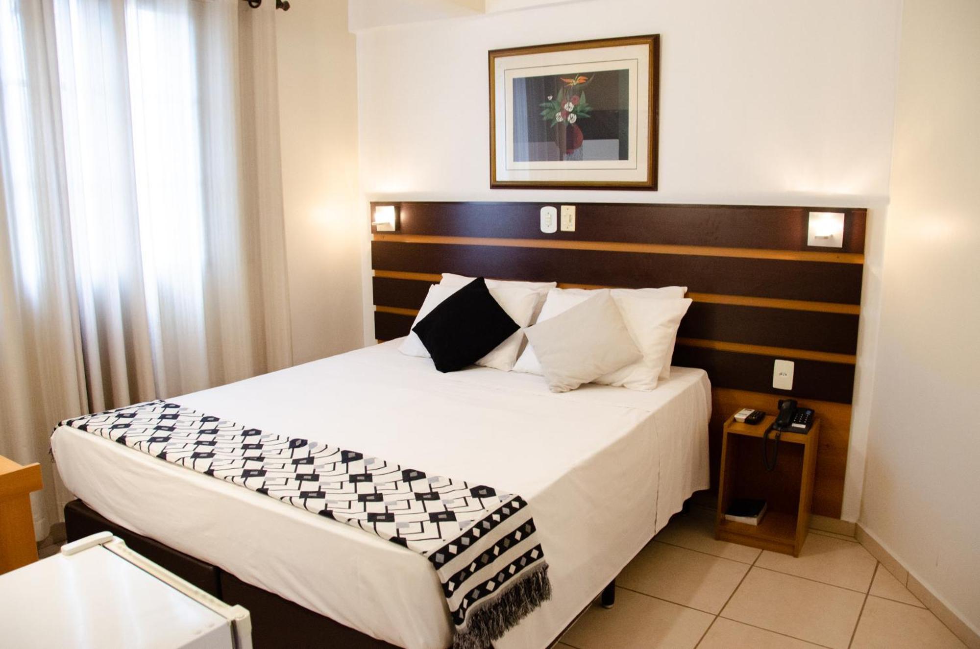 Hotel Ferraz Pouso Alegre Eksteriør bilde