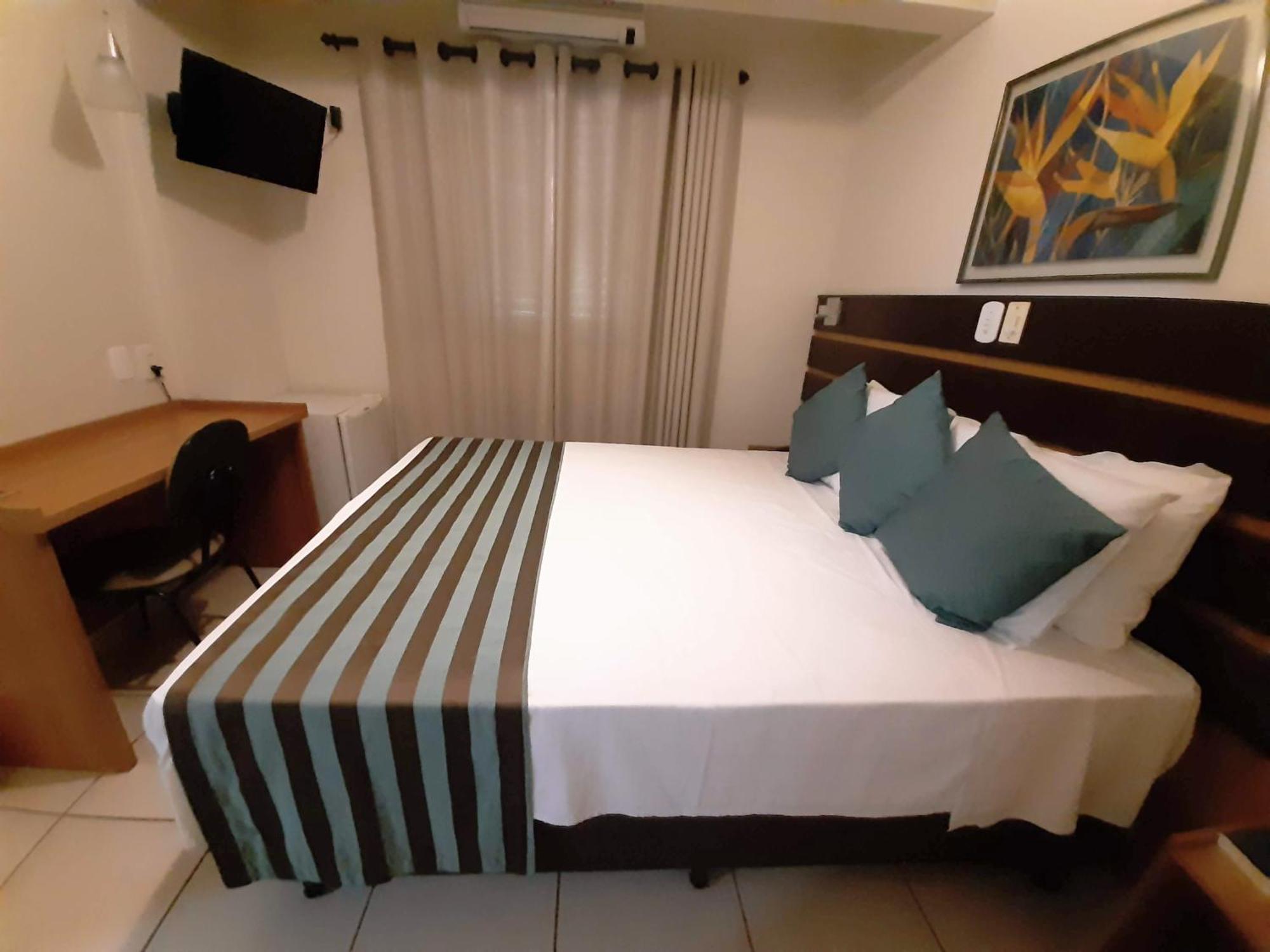 Hotel Ferraz Pouso Alegre Rom bilde