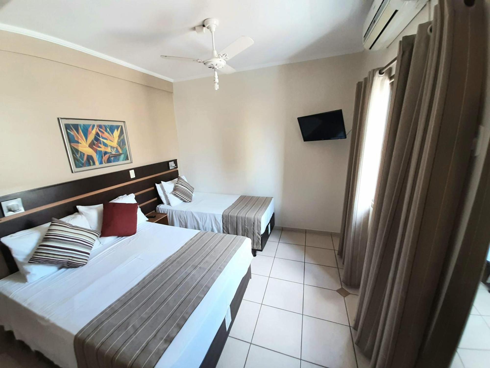 Hotel Ferraz Pouso Alegre Rom bilde