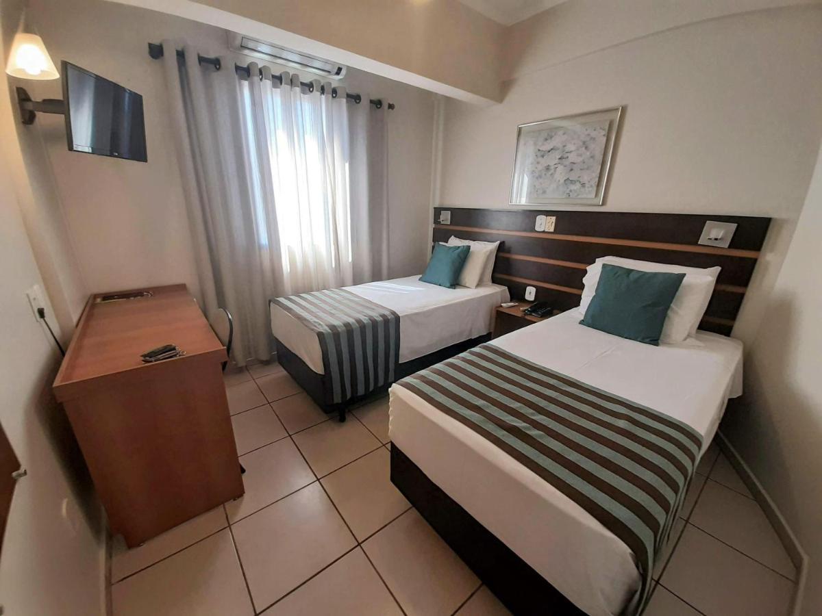 Hotel Ferraz Pouso Alegre Eksteriør bilde